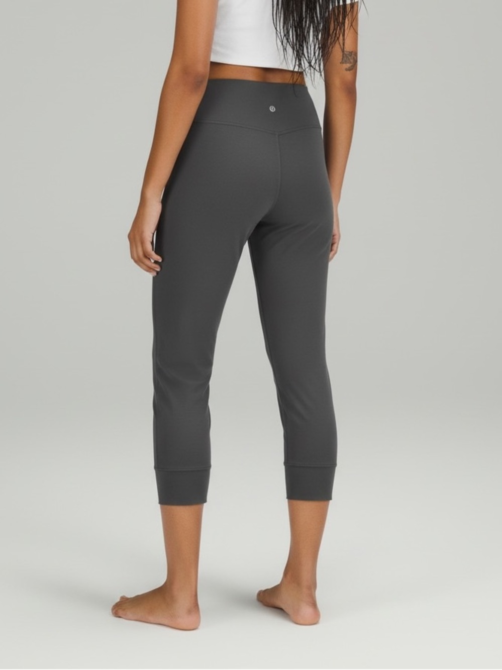Lululemon Align Jogger Crop *23"
Graphite Grey size 6